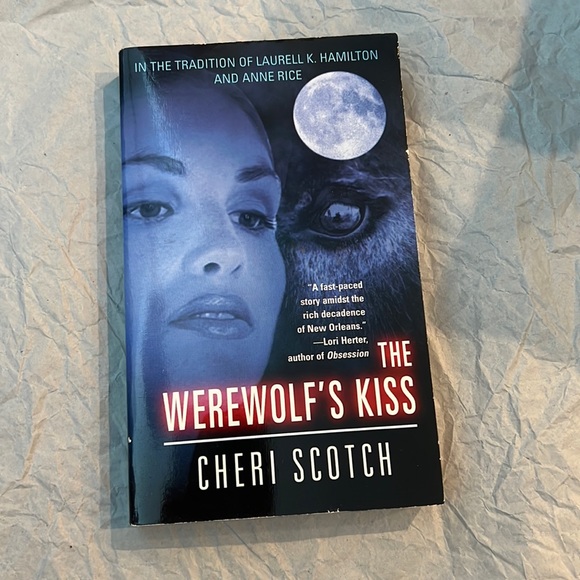 ⭐️5 for $15⭐️The Werewolf’s Kiss by Cheri Scotch | Book - Picture 1 of 2